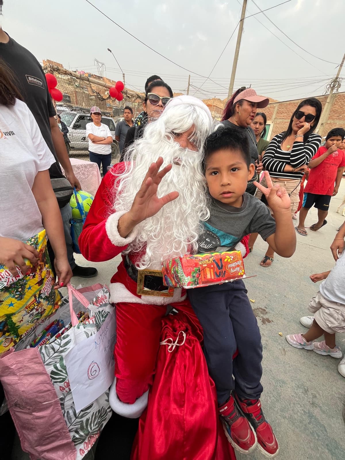 Chocolatada Buen Vivir avec des enfants des villages ruraux d'Amazonie